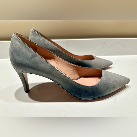 Giorgio Armani Gray Suede Pointed Toe Heels - size 8.5 / 38.5 - Picture 5 of 8
